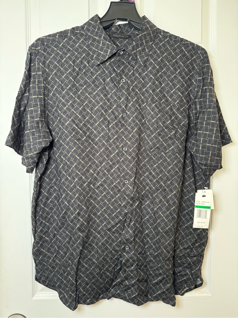 Axist Men's Short-Sleeve Button-Down Shirt in Charcoal with Light Grid